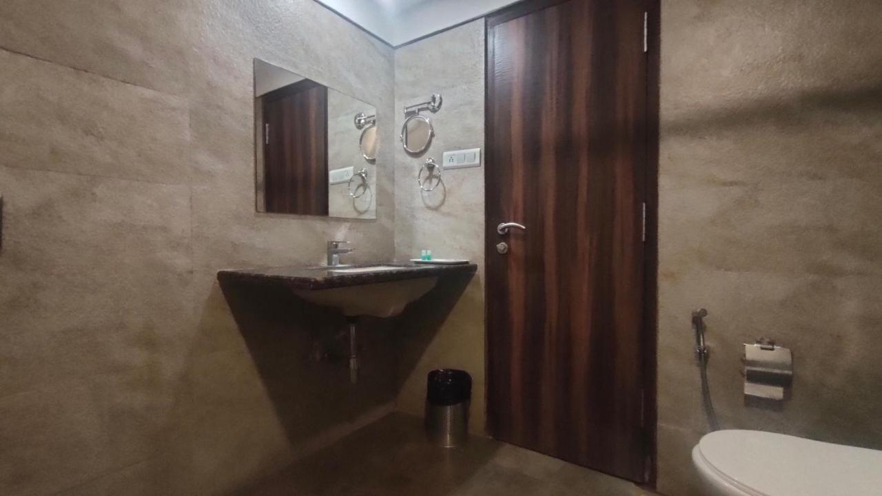 Ānand Hotel Sach Regency מראה חיצוני תמונה