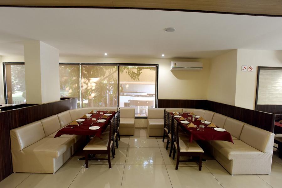 Ānand Hotel Sach Regency מראה חיצוני תמונה