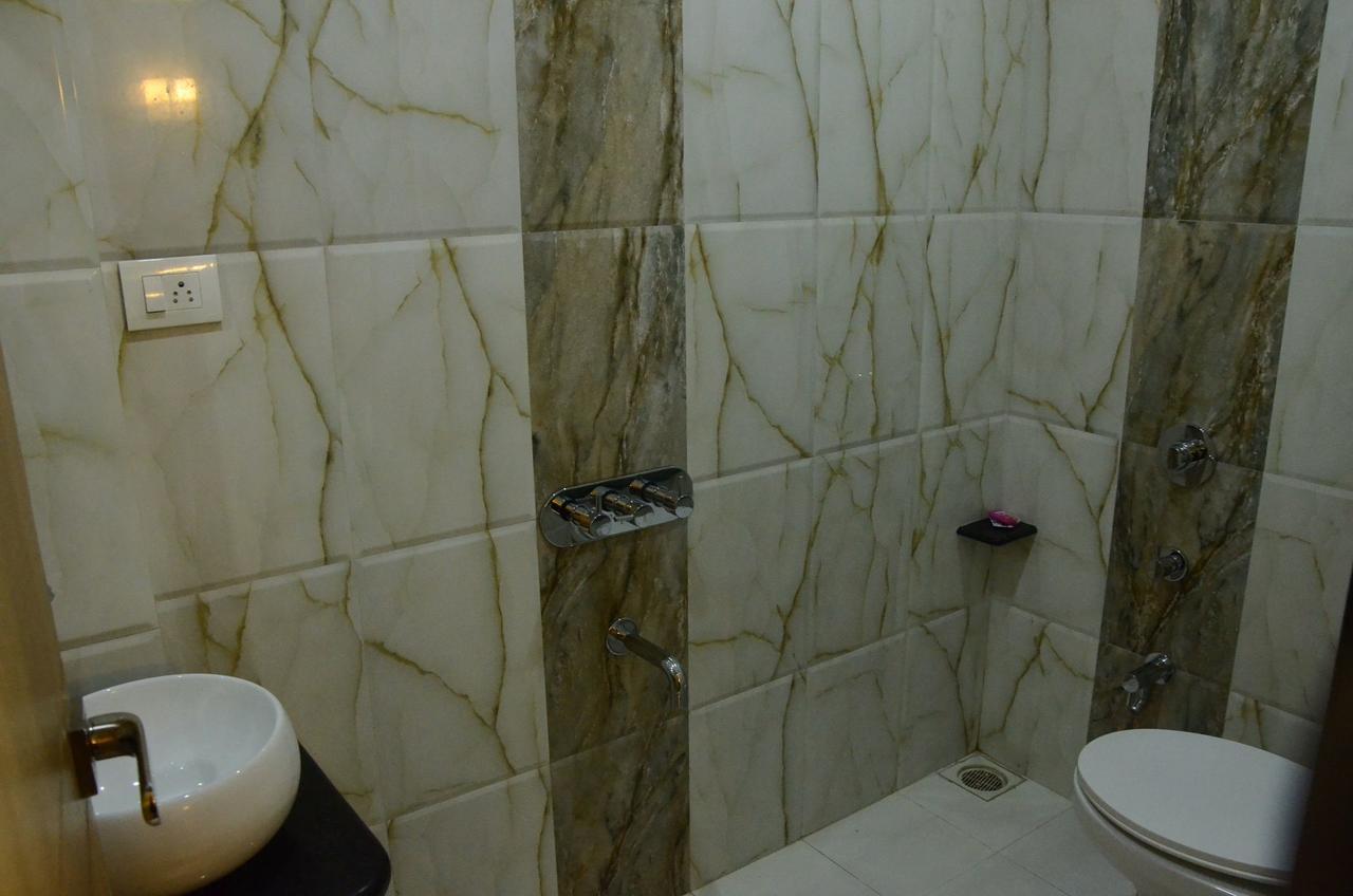 Ānand Hotel Sach Regency מראה חיצוני תמונה