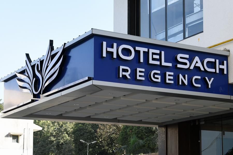 Ānand Hotel Sach Regency מראה חיצוני תמונה